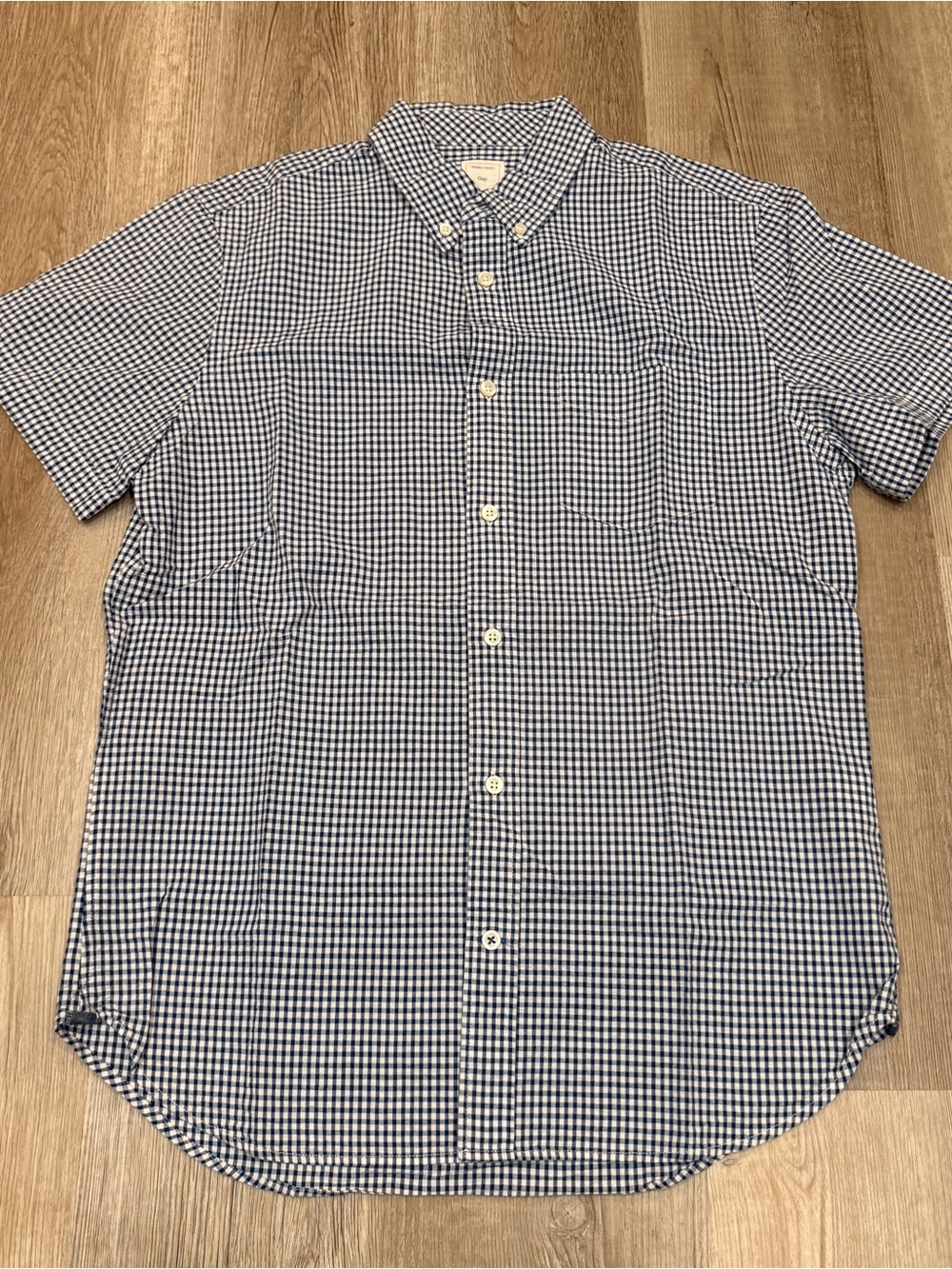 GAP Men's Short-Sleeve Gingham Button-Down Shirt - Navy & White